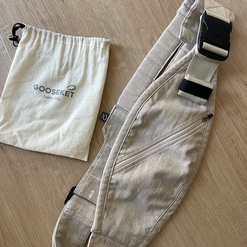 Gooseket Beige Kids Sling Carrier
